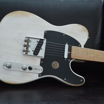 Gitarre, Service, Zubehör, Servicewerkstatt, Werkstatt, Sonderanfertigung, Sonderangebote, Saiten, Gitarrensaiten, Korpus, Steg, Arbeit, Kreativität, kreativ, Musik, Musikzubehör, Hals, Halsbrüche, Neudundierung, Bünde, Pick Ups, Mechanikn, Teillackierung, Lackierung, Griffbrett, Holzarbeiten, Label, Guitar, Flensburg, Mansfeld, Center, Guitar-Center