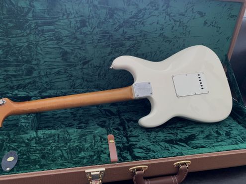 Gitarre, Service, Zubehör, Servicewerkstatt, Werkstatt, Sonderanfertigung, Sonderangebote, Saiten, Gitarrensaiten, Korpus, Steg, Arbeit, Kreativität, kreativ, Musik, Musikzubehör, Hals, Halsbrüche, Neudundierung, Bünde, Pick Ups, Mechanikn, Teillackierung, Lackierung, Griffbrett, Holzarbeiten, Label, Guitar, Flensburg, Mansfeld, Center, Guitar-Center