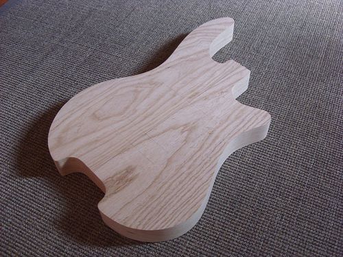 Gitarre, Service, Zubehör, Servicewerkstatt, Werkstatt, Sonderanfertigung, Sonderangebote, Saiten, Gitarrensaiten, Korpus, Steg, Arbeit, Kreativität, kreativ, Musik, Musikzubehör, Hals, Halsbrüche, Neudundierung, Bünde, Pick Ups, Mechanikn, Teillackierung, Lackierung, Griffbrett, Holzarbeiten, Label, Guitar, Flensburg, Mansfeld, Center, Guitar-Center
