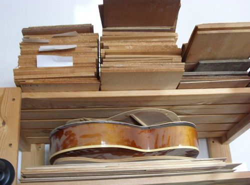Gitarre, Service, Zubehör, Servicewerkstatt, Werkstatt, Sonderanfertigung, Sonderangebote, Saiten, Gitarrensaiten, Korpus, Steg, Arbeit, Kreativität, kreativ, Musik, Musikzubehör, Hals, Halsbrüche, Neudundierung, Bünde, Pick Ups, Mechanikn, Teillackierung, Lackierung, Griffbrett, Holzarbeiten, Label, Guitar, Flensburg, Mansfeld, Center, Guitar-Center