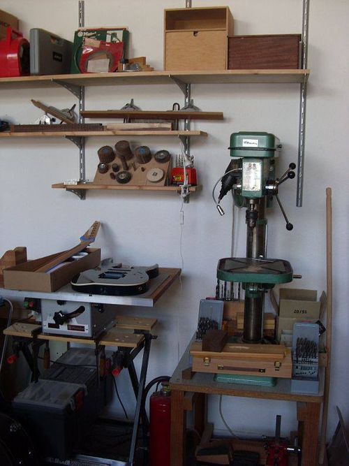 Gitarre, Service, Zubehör, Servicewerkstatt, Werkstatt, Sonderanfertigung, Sonderangebote, Saiten, Gitarrensaiten, Korpus, Steg, Arbeit, Kreativität, kreativ, Musik, Musikzubehör, Hals, Halsbrüche, Neudundierung, Bünde, Pick Ups, Mechanikn, Teillackierung, Lackierung, Griffbrett, Holzarbeiten, Label, Guitar, Flensburg, Mansfeld, Center, Guitar-Center
