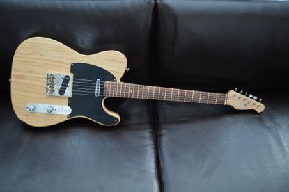 Gitarre, Service, Zubehör, Servicewerkstatt, Werkstatt, Sonderanfertigung, Sonderangebote, Saiten, Gitarrensaiten, Korpus, Steg, Arbeit, Kreativität, kreativ, Musik, Musikzubehör, Hals, Halsbrüche, Neudundierung, Bünde, Pick Ups, Mechanikn, Teillackierung, Lackierung, Griffbrett, Holzarbeiten, Label, Guitar, Flensburg, Mansfeld, Center, Guitar-Center