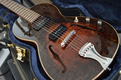 Gitarre, Service, Zubehör, Servicewerkstatt, Werkstatt, Sonderanfertigung, Sonderangebote, Saiten, Gitarrensaiten, Korpus, Steg, Arbeit, Kreativität, kreativ, Musik, Musikzubehör, Hals, Halsbrüche, Neudundierung, Bünde, Pick Ups, Mechanikn, Teillackierung, Lackierung, Griffbrett, Holzarbeiten, Label, Guitar, Flensburg, Mansfeld, Center, Guitar-Center