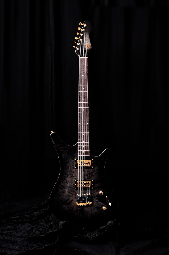 Gitarre, Service, Zubehör, Servicewerkstatt, Werkstatt, Sonderanfertigung, Sonderangebote, Saiten, Gitarrensaiten, Korpus, Steg, Arbeit, Kreativität, kreativ, Musik, Musikzubehör, Hals, Halsbrüche, Neudundierung, Bünde, Pick Ups, Mechanikn, Teillackierung, Lackierung, Griffbrett, Holzarbeiten, Label, Guitar, Flensburg, Mansfeld, Center, Guitar-Center
