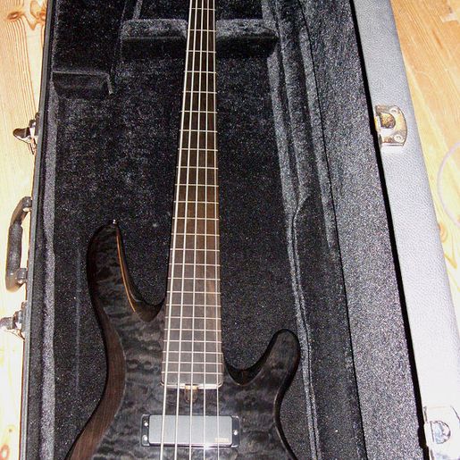 Gitarre, Service, Zubehör, Servicewerkstatt, Werkstatt, Sonderanfertigung, Sonderangebote, Saiten, Gitarrensaiten, Korpus, Steg, Arbeit, Kreativität, kreativ, Musik, Musikzubehör, Hals, Halsbrüche, Neudundierung, Bünde, Pick Ups, Mechanikn, Teillackierung, Lackierung, Griffbrett, Holzarbeiten, Label, Guitar, Flensburg, Mansfeld, Center, Guitar-Center