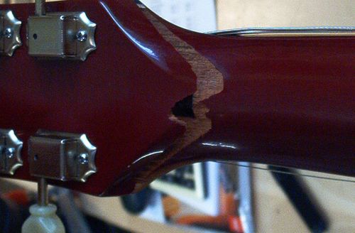 Gitarre, Service, Zubehör, Servicewerkstatt, Werkstatt, Sonderanfertigung, Sonderangebote, Saiten, Gitarrensaiten, Korpus, Steg, Arbeit, Kreativität, kreativ, Musik, Musikzubehör, Hals, Halsbrüche, Neudundierung, Bünde, Pick Ups, Mechanikn, Teillackierung, Lackierung, Griffbrett, Holzarbeiten, Label, Guitar, Flensburg, Mansfeld, Center, Guitar-Center