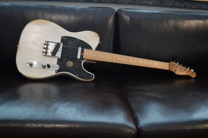 Gitarre, Service, Zubehör, Servicewerkstatt, Werkstatt, Sonderanfertigung, Sonderangebote, Saiten, Gitarrensaiten, Korpus, Steg, Arbeit, Kreativität, kreativ, Musik, Musikzubehör, Hals, Halsbrüche, Neudundierung, Bünde, Pick Ups, Mechanikn, Teillackierung, Lackierung, Griffbrett, Holzarbeiten, Label, Guitar, Flensburg, Mansfeld, Center, Guitar-Center