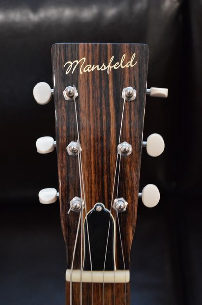 Gitarre, Service, Zubehör, Servicewerkstatt, Werkstatt, Sonderanfertigung, Sonderangebote, Saiten, Gitarrensaiten, Korpus, Steg, Arbeit, Kreativität, kreativ, Musik, Musikzubehör, Hals, Halsbrüche, Neudundierung, Bünde, Pick Ups, Mechanikn, Teillackierung, Lackierung, Griffbrett, Holzarbeiten, Label, Guitar, Flensburg, Mansfeld, Center, Guitar-Center
