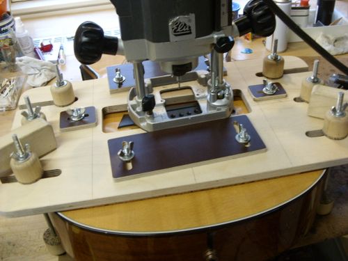 Gitarre, Service, Zubehör, Servicewerkstatt, Werkstatt, Sonderanfertigung, Sonderangebote, Saiten, Gitarrensaiten, Korpus, Steg, Arbeit, Kreativität, kreativ, Musik, Musikzubehör, Hals, Halsbrüche, Neudundierung, Bünde, Pick Ups, Mechanikn, Teillackierung, Lackierung, Griffbrett, Holzarbeiten, Label, Guitar, Flensburg, Mansfeld, Center, Guitar-Center