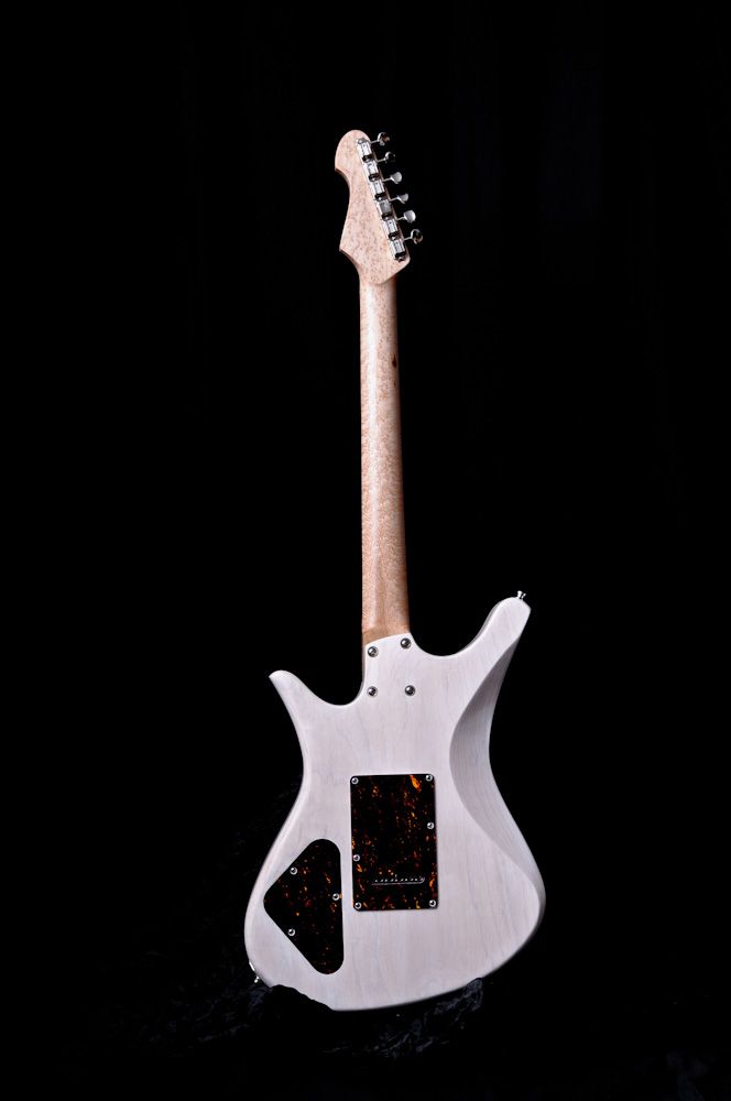 Gitarre, Service, Zubehör, Servicewerkstatt, Werkstatt, Sonderanfertigung, Sonderangebote, Saiten, Gitarrensaiten, Korpus, Steg, Arbeit, Kreativität, kreativ, Musik, Musikzubehör, Hals, Halsbrüche, Neudundierung, Bünde, Pick Ups, Mechanikn, Teillackierung, Lackierung, Griffbrett, Holzarbeiten, Label, Guitar, Flensburg, Mansfeld, Center, Guitar-Center