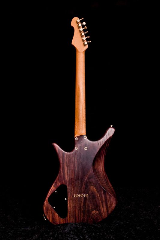 Gitarre, Service, Zubehör, Servicewerkstatt, Werkstatt, Sonderanfertigung, Sonderangebote, Saiten, Gitarrensaiten, Korpus, Steg, Arbeit, Kreativität, kreativ, Musik, Musikzubehör, Hals, Halsbrüche, Neudundierung, Bünde, Pick Ups, Mechanikn, Teillackierung, Lackierung, Griffbrett, Holzarbeiten, Label, Guitar, Flensburg, Mansfeld, Center, Guitar-Center