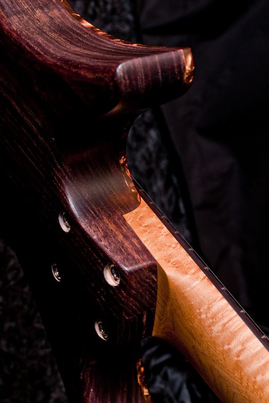 Gitarre, Service, Zubehör, Servicewerkstatt, Werkstatt, Sonderanfertigung, Sonderangebote, Saiten, Gitarrensaiten, Korpus, Steg, Arbeit, Kreativität, kreativ, Musik, Musikzubehör, Hals, Halsbrüche, Neudundierung, Bünde, Pick Ups, Mechanikn, Teillackierung, Lackierung, Griffbrett, Holzarbeiten, Label, Guitar, Flensburg, Mansfeld, Center, Guitar-Center