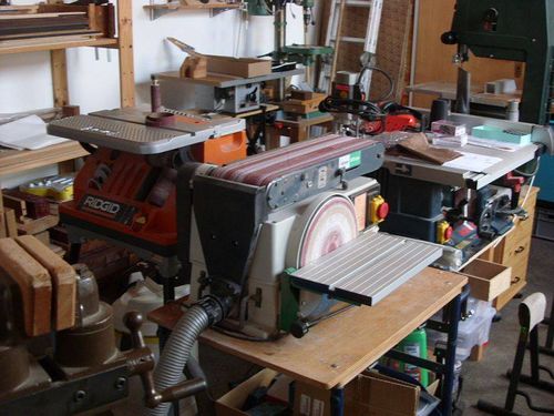 Gitarre, Service, Zubehör, Servicewerkstatt, Werkstatt, Sonderanfertigung, Sonderangebote, Saiten, Gitarrensaiten, Korpus, Steg, Arbeit, Kreativität, kreativ, Musik, Musikzubehör, Hals, Halsbrüche, Neudundierung, Bünde, Pick Ups, Mechanikn, Teillackierung, Lackierung, Griffbrett, Holzarbeiten, Label, Guitar, Flensburg, Mansfeld, Center, Guitar-Center